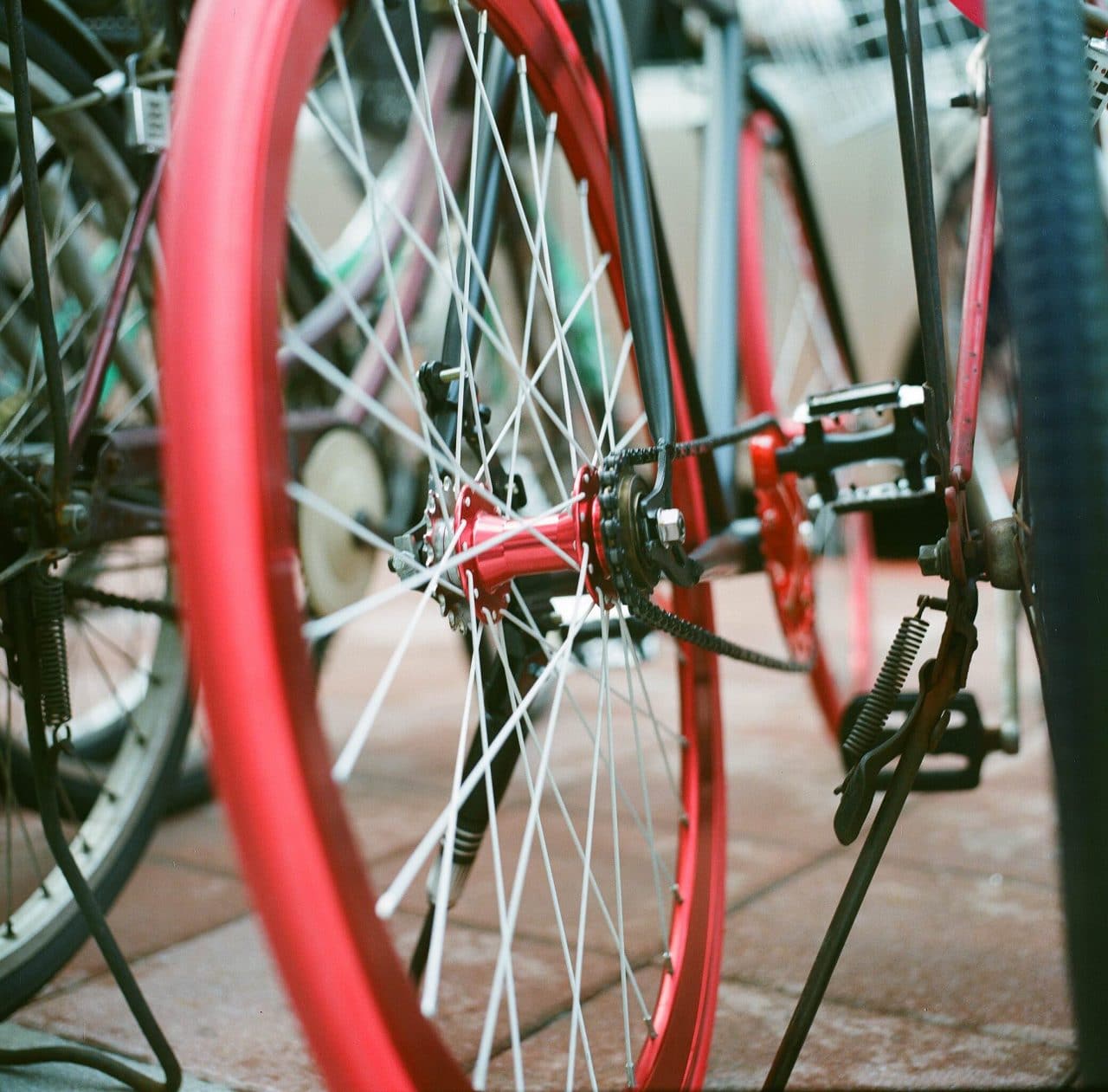 Red rims - Lomography Color Negative 400 shot EI 400. Color negative film in 120 format shot as 6x6.