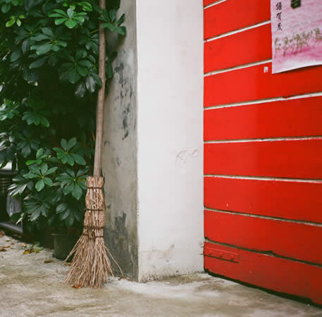Photography: Besom – Fuji Superia 100 (120)