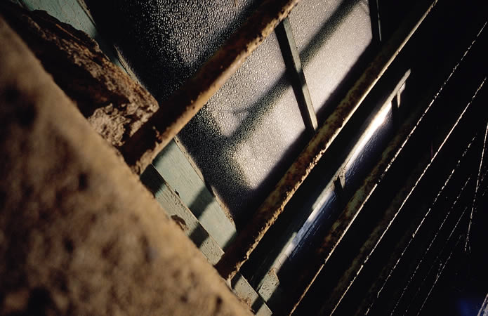 Blackout - Kodak Ektachrome 100VS (E100VS) shot at ISO100 Color reversal (slide) film in 35mm format