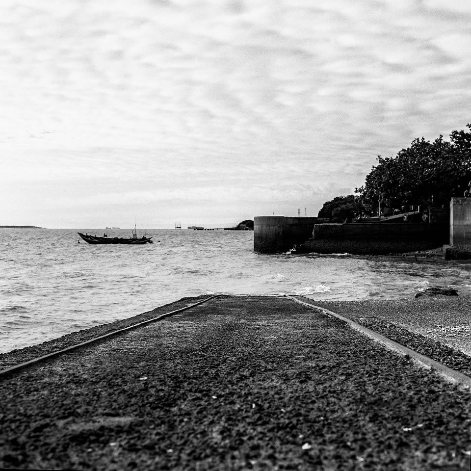 Photography: Slipway – Shot on ILFORD FP4 PLUS at EI 800 (120)