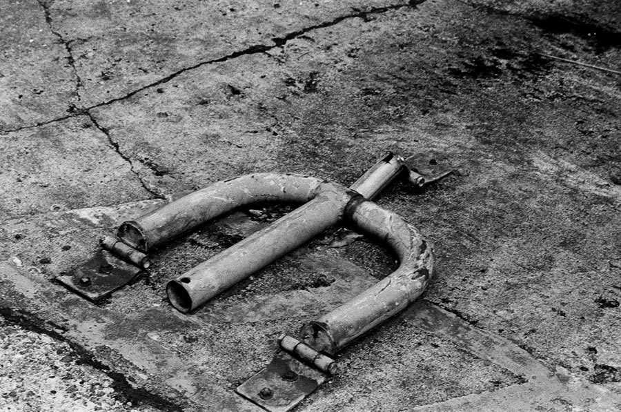 Photography: Free space – ILFORD Delta 400 Professional shot at EI 400 (35mm format)