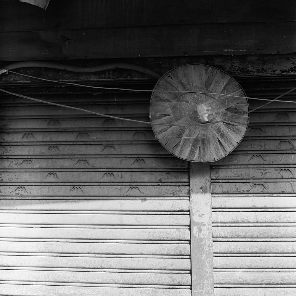 Photography: Shady looking – Shot on Kodak Tri-X 400 at EI 3200 (120)