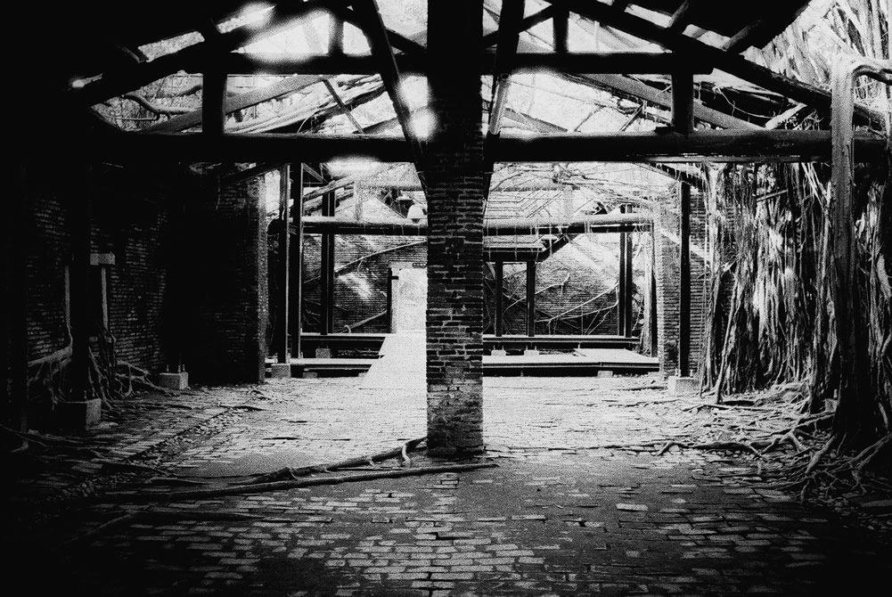 Photography: Property of the VOC – Fuji Neopan 400 (35mm)