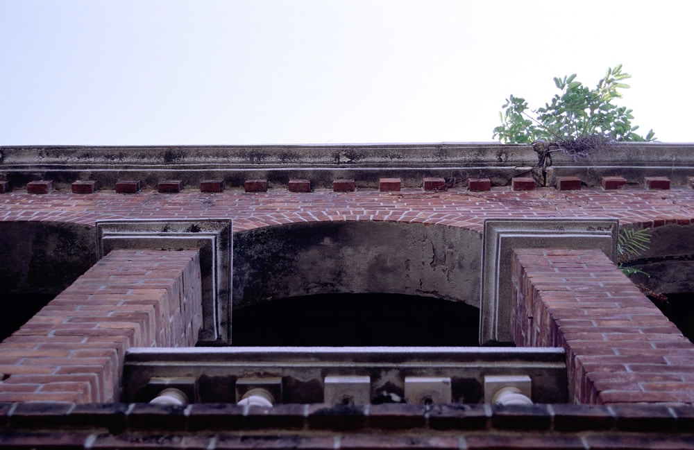 Photography: Arched – Kodak PROFESSIONAL ELITE Chrome 100 – EB-3 (35mm)