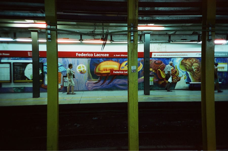 Film review: Cinestill 800T vs Fuji 800 (35mm) inside the Buenos Aires underground aka Subterranean Explorations