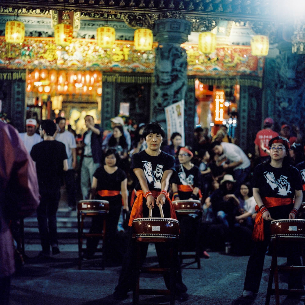 Photography: Waiting for the count – Shot on Cinestill 800T at EI 800 (120 format)