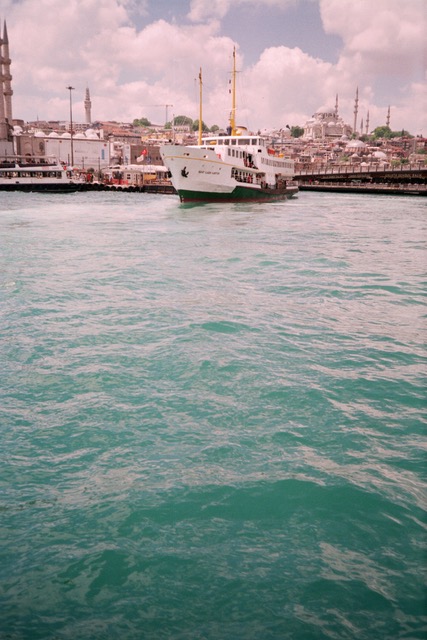 5 Frames… With Fujifilm Superia 200 (EI 200 / 35mm format / Olympus Stylus)