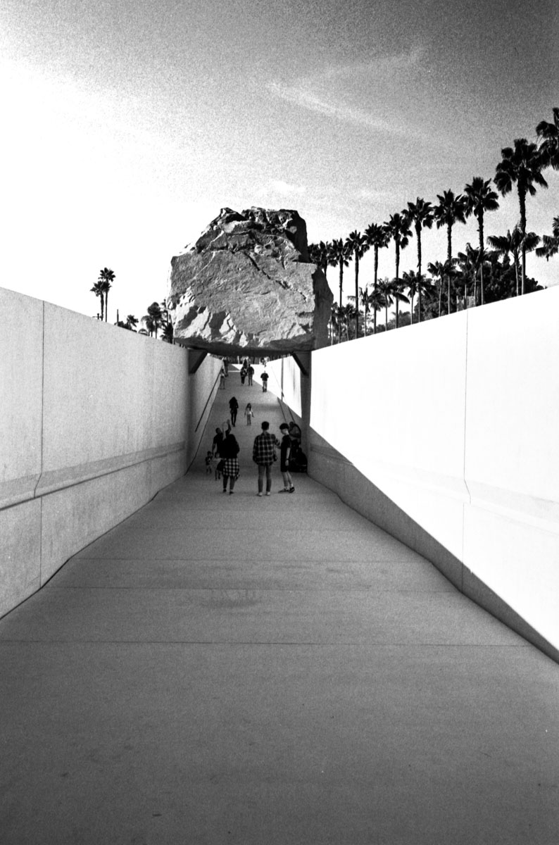 5 Frames… With Kodak Tri-X 400 (EI 400 / 35mm format / Leica M6 TTL)