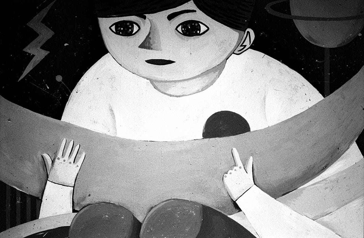 Photography: The moon in her hands – Shot on Kosmo Foto Mono 100 at EI 100 (35mm format)