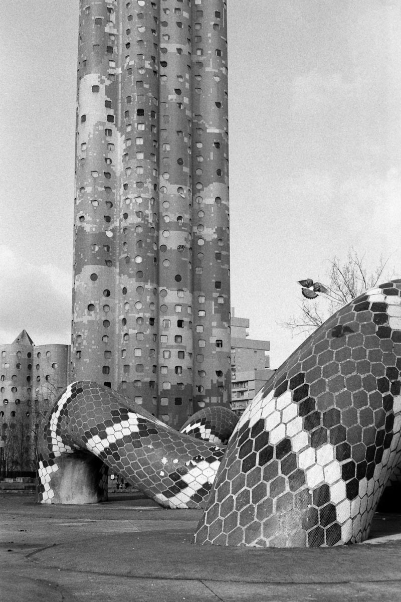 5 Frames… With ILFORD HP5 PLUS (EI 400 / 35mm format / Canon 7)