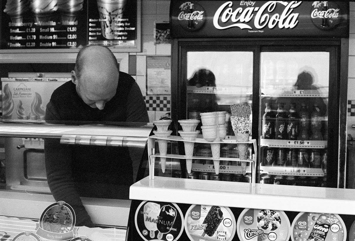 ILFORD HP5 PLUS - Leica M4 - Paul Lewis