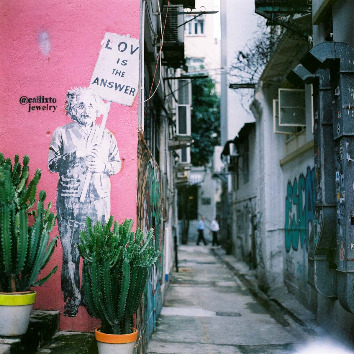 Photography: Lov is the answer – Shot on Kodak Portra 400VC at EI 200 (120 format)