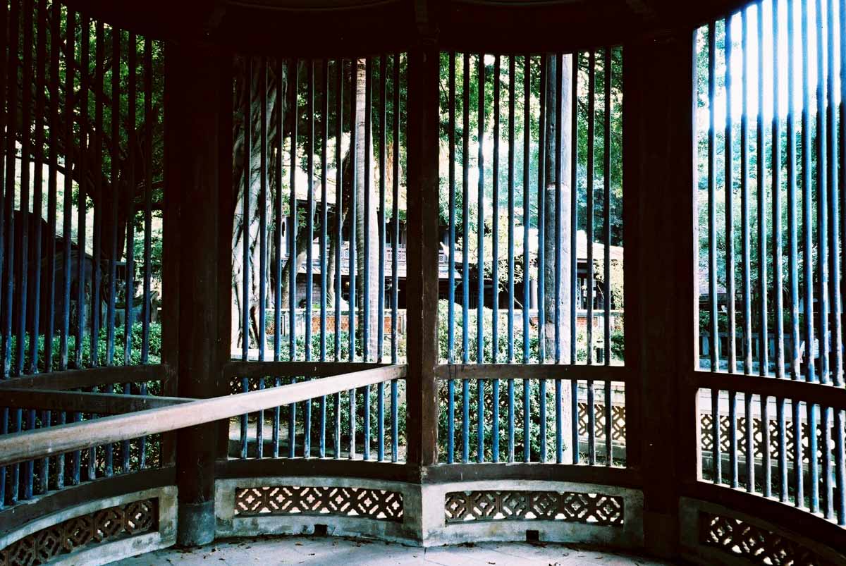 Photography: Kodak EKTACHROME E100 comparison #01: EI 100, EI 200 and EI 100 XPRO (35mm format)