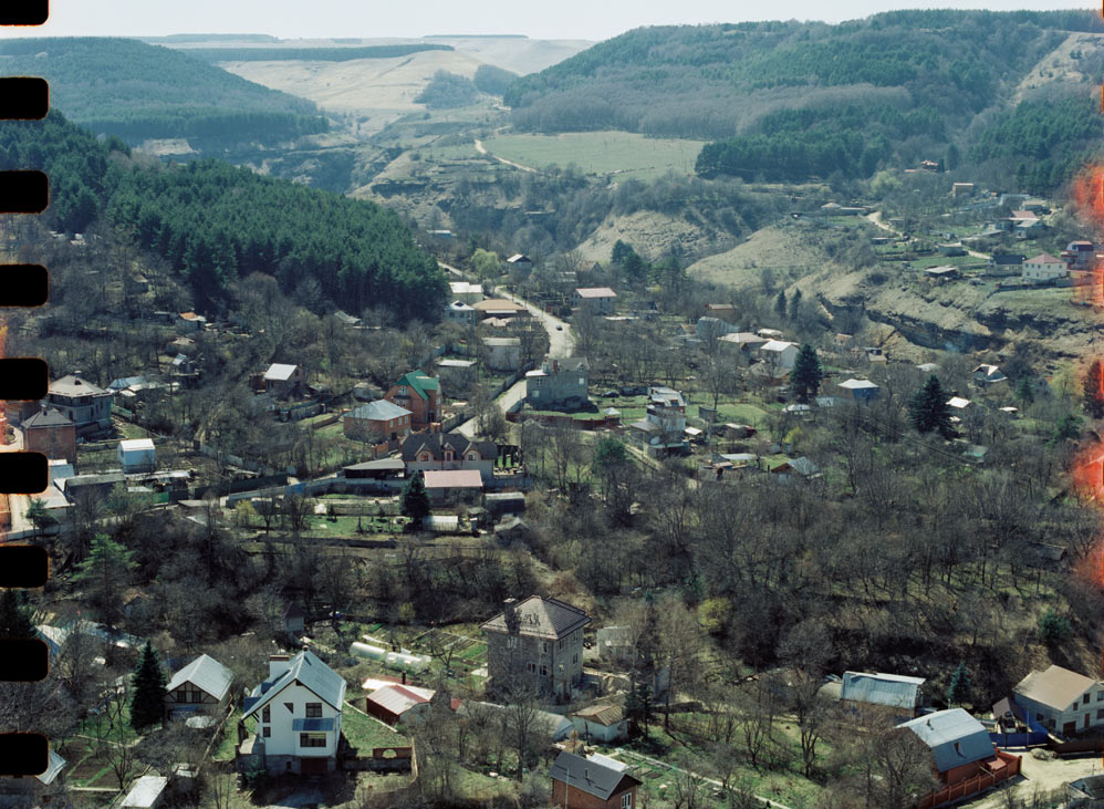 5 Frames With... Kodak VISION3 250D 5207 (EI 200 : 120 : Pentax 645N) - Sergey Dozhdikov