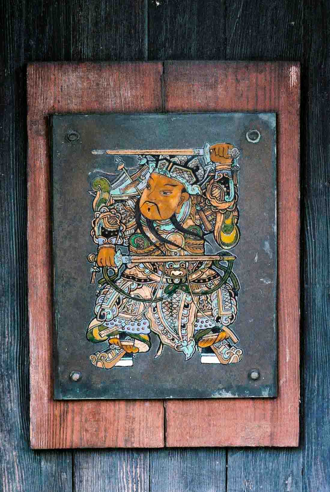 Photography: Guardians at the door #01 – Shot on Fuji Pro 400H at EI 200 (35mm format)