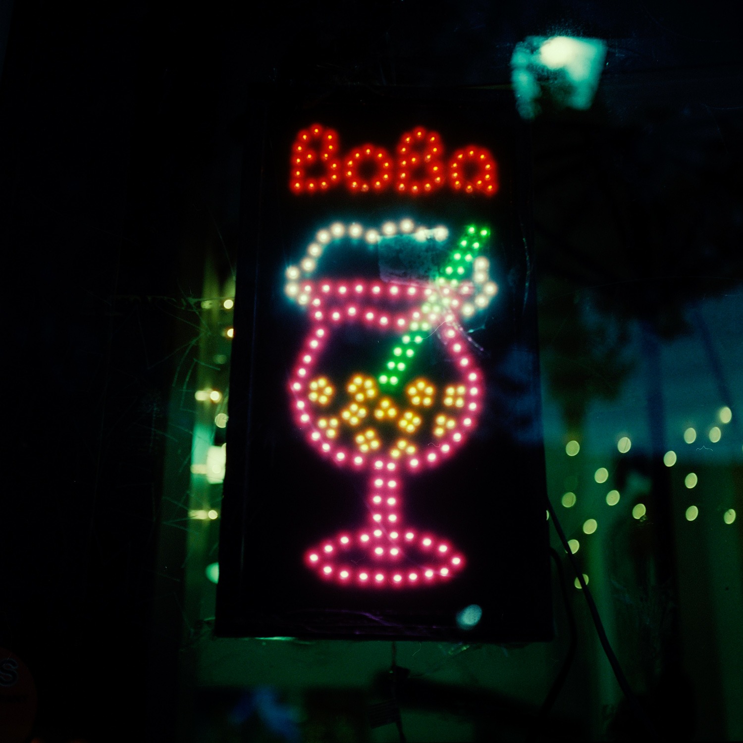 5 Frames… With Cinestill 800T at night (EI 1600 / 120 format / Rolleiflex K4B)