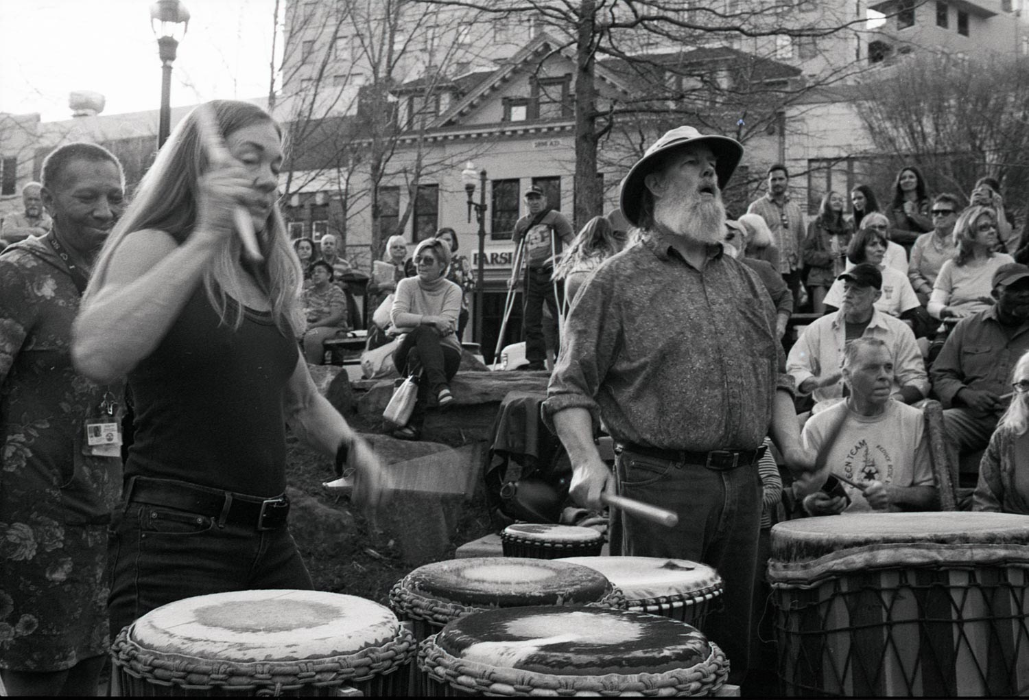 5 Frames… With Japan Camera Hunter Streetpan 400 (EI 400 / 35mm format / Nikon F100)