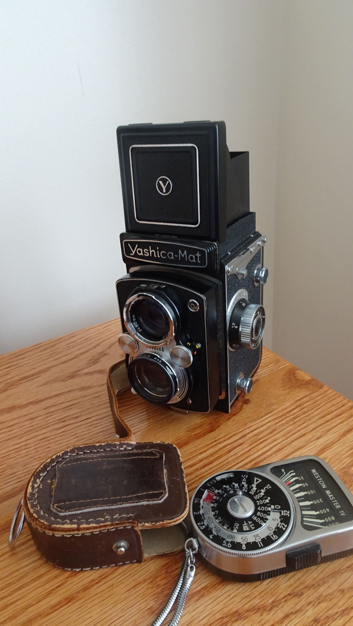 5 Frames… With Kodak Plus-X 125 (EI 125 / 120 format / Yashica-Mat)