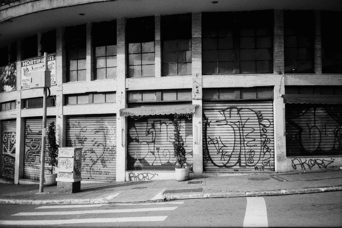 5 Frames… With Agfa Cinerex IC1N (35mm / EI 200 / Canon Prima Zoom 90u Date)