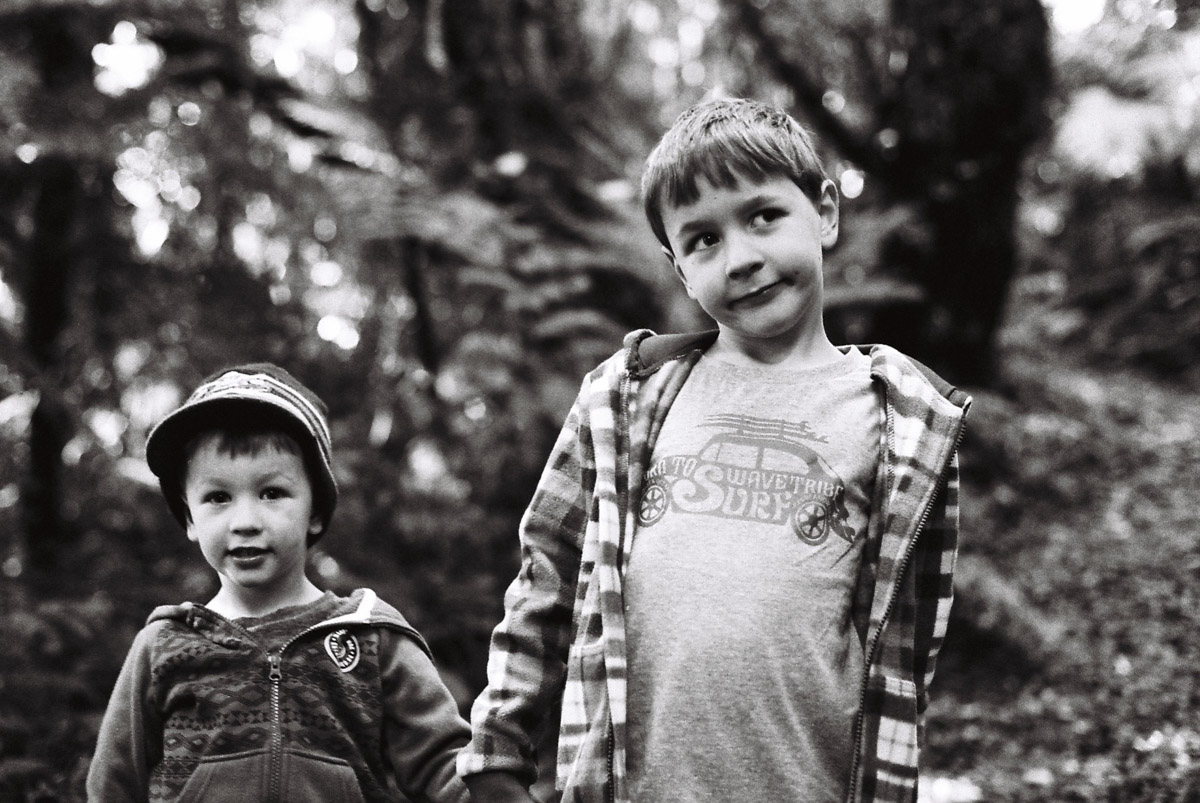 5 Frames… With Kodak Tri-X 400 (EI 400 / 35mm format / Canon AT-1)