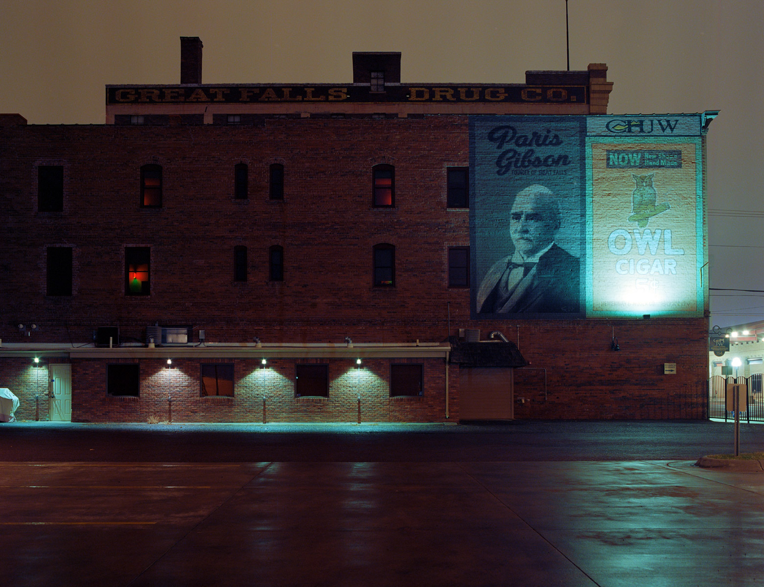 5 Frames… On Kodak Ektar 100 at night (EI 100 / 120 format / Mamiya 645 AFD)