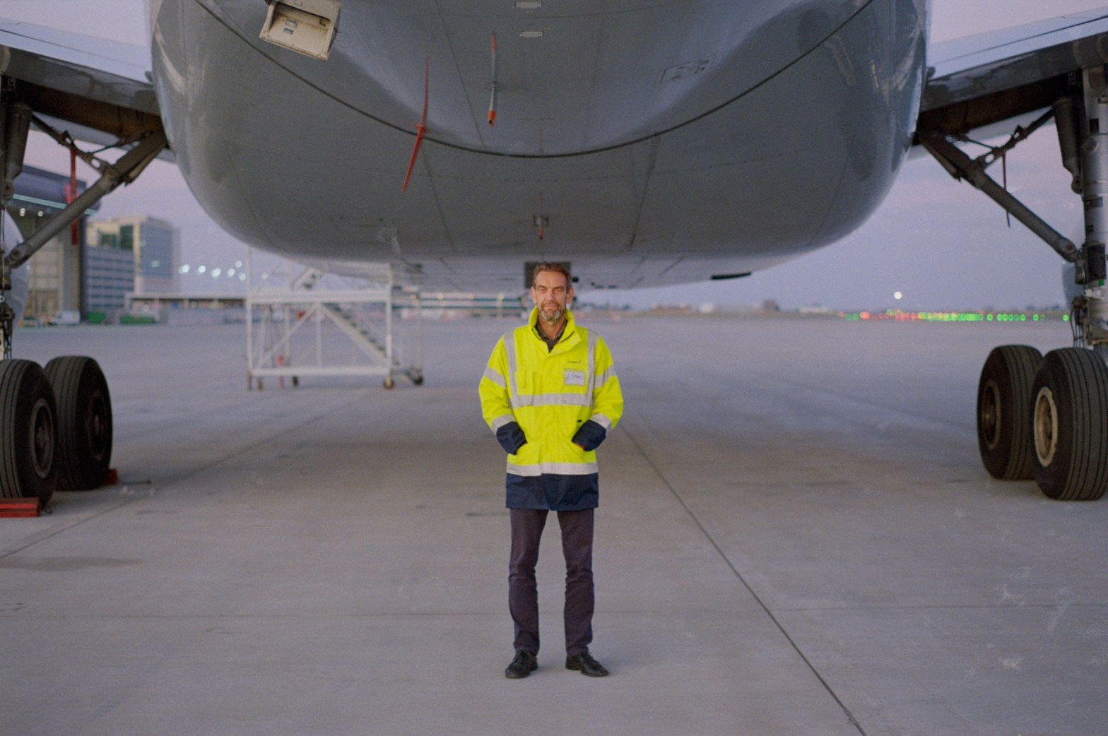 5 Frames… On my father’s last day at work on Kodak Portra 800 (EI 400 / 35mm format / Pentax Spotmatic II)