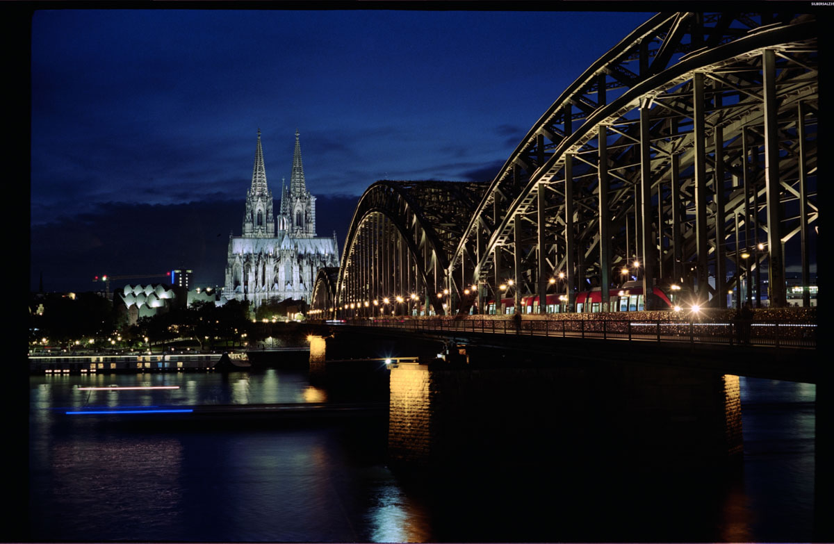 5 Frames… At sunset in Cologne with Kodak VISION3 5213 (35mm / EI / EI 125 / Minolta Hi-Matic 7s)