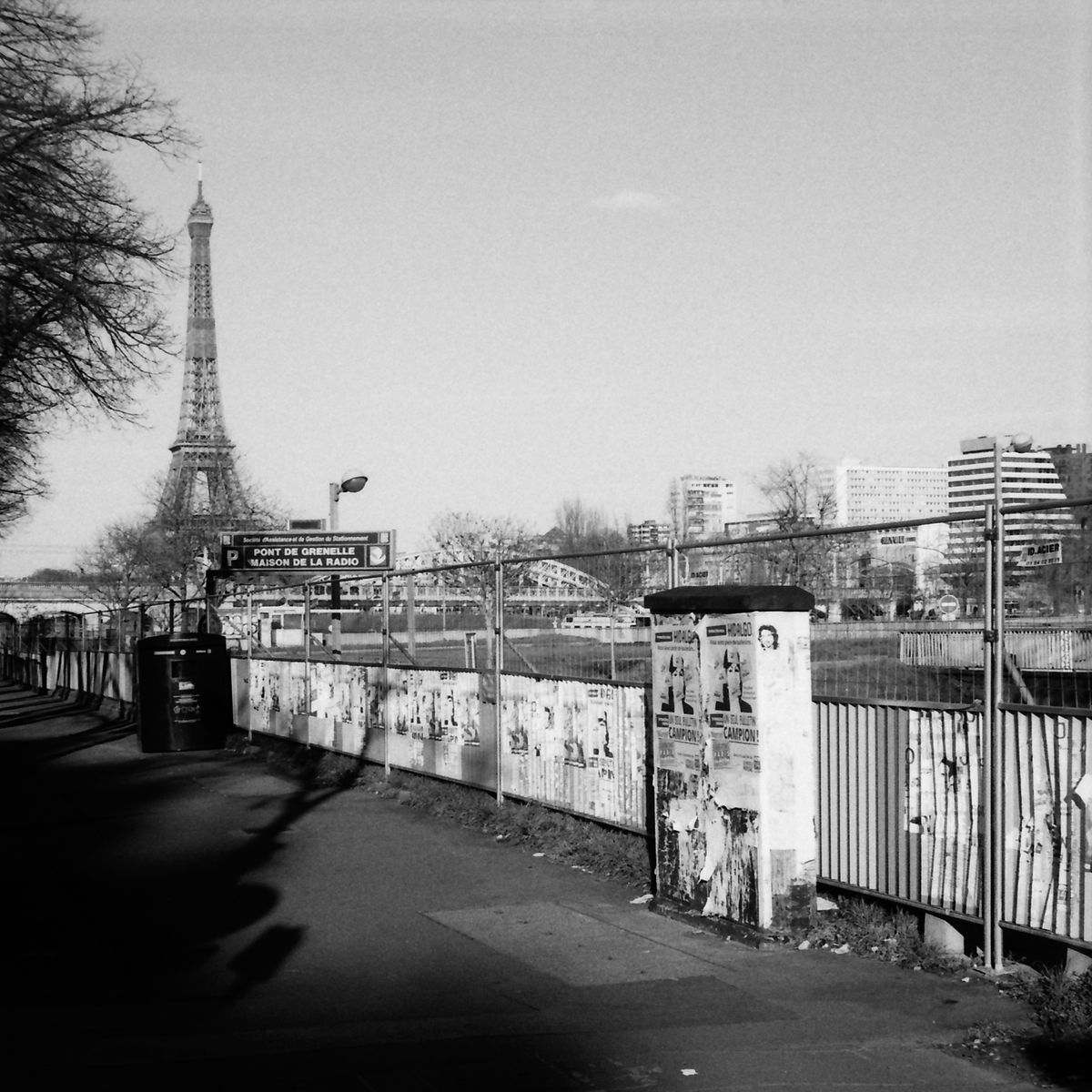 5 Frames… On the last day before lockdown with ILFORD FP4 PLUS (EI 125 / 35mm format / Robot Royal 24 Mod III)