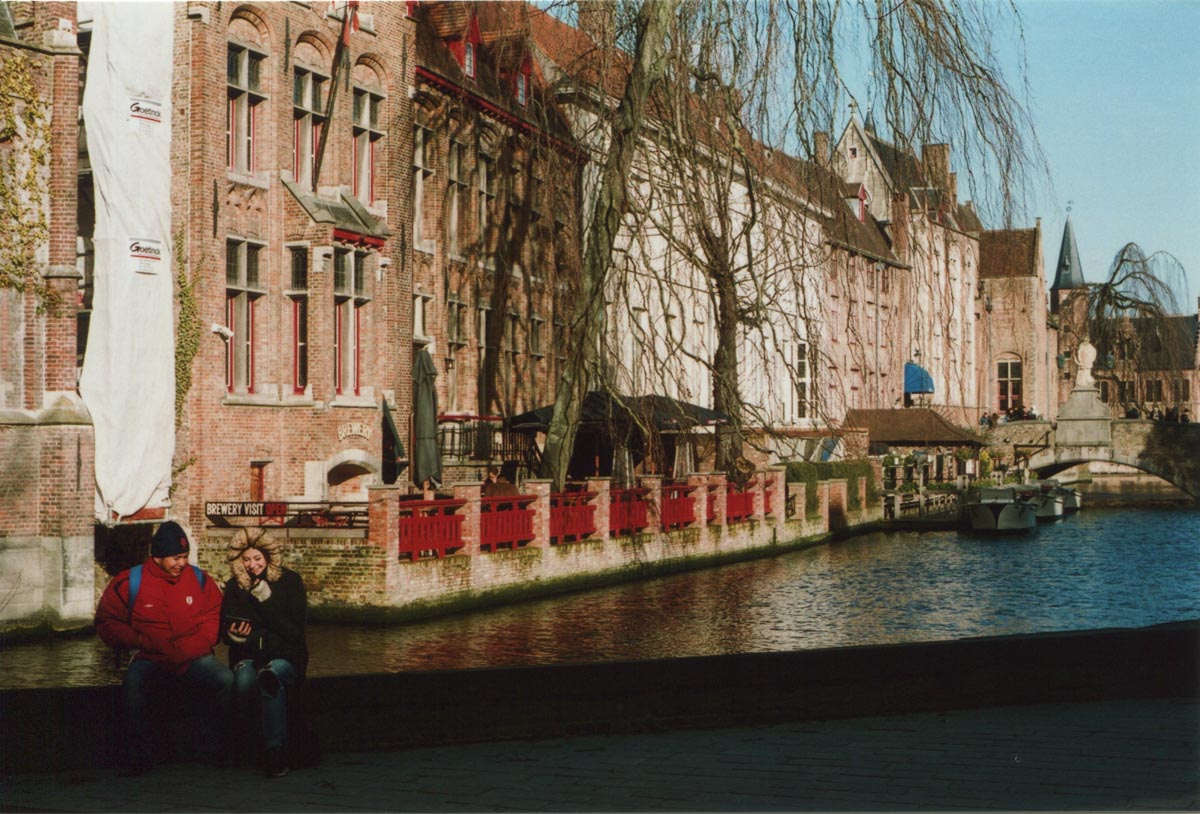 5 Frames… With expired Fuji Superia 200 (EI 200 / 35mm format / Olympus OM-1)