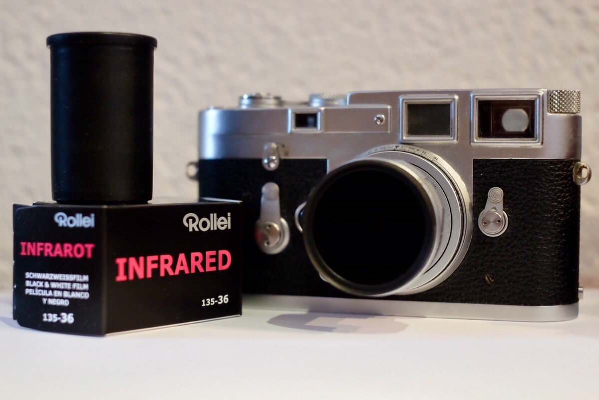 Leica M3 + Elmar 50mm f:2.8 + Heliopan RG715 (88A)