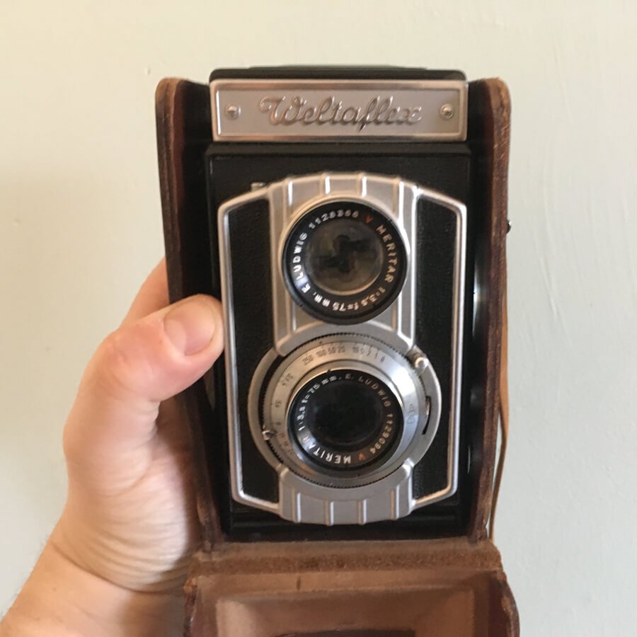 5 Frames… Of socially distanced life on ILFORD FP4 PLUS (EI 125 / 120 format / Weltaflex TLR)