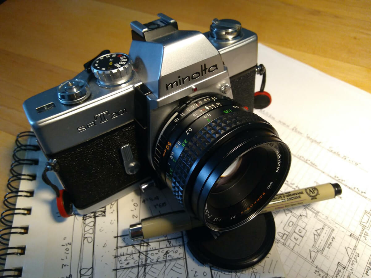 5 Frames… of the mundane on ILFORD Delta 3200 Professional (35MM Format / EI 3200 / Minolta SRT 201)