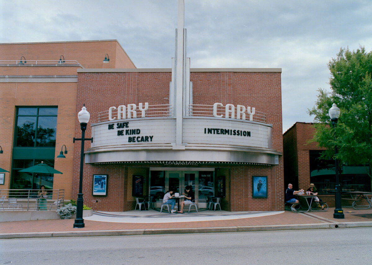 5 Frames... On Fujifilm Fujicolor Pro 400H (120 Format / EI 400 / Pentax 645 + SMC Pentax-a 645 45mm f/2.8) - by Pete Crain