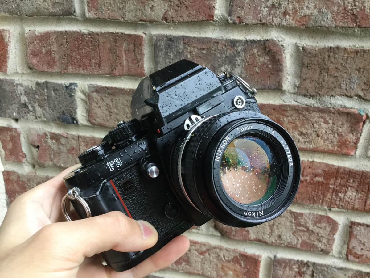 5 Frames… Of a 1969 Olivetti Valentine on Kodak ColorPlus 200, Overexposed 2/3 stop (35mm Format / EI 125 / Nikon F3 + Nikkor 50mm f/1.4 AI)