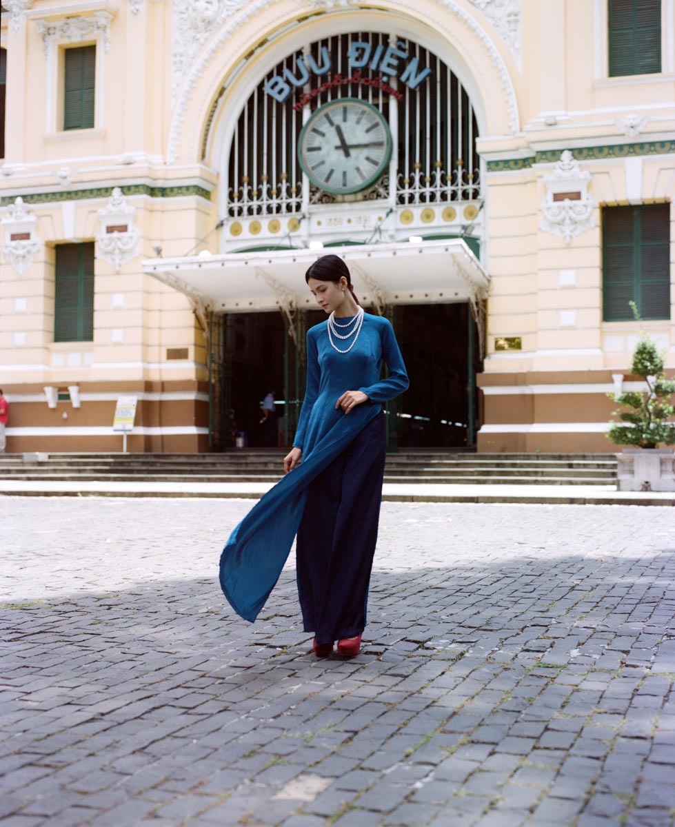 5 Frames… By the historic Ho Chi Minh City District 1 Post Office on expired Kodak Portra 400NC (120 Format / EI 100 / Pentax 67 + SMC Pentax 67 90mm f/2.8)