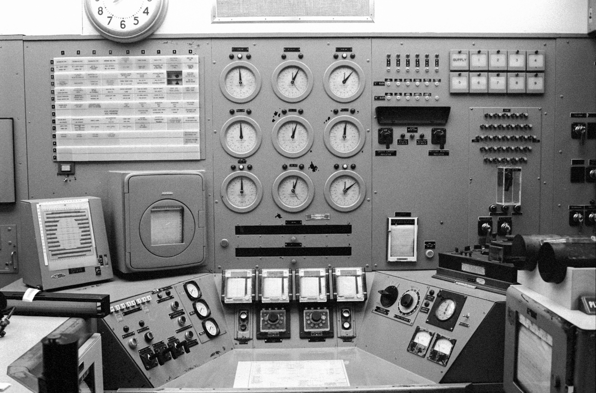 5 Frames… Of Idaho’s EBR-I nuclear reactor on Kodak Tri-X 400 (35mm Format / EI 1600 / Nikon n90s + Nikon 35-70mm f/2.8 AI-S)