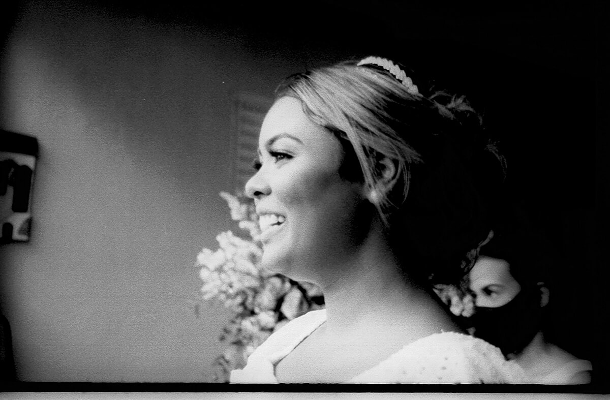 5 Frames… From my wedding day, just before I got married (ILFORD FP4 PLUS / 35mm Format / EI 125 / Canon 3000N + Canon 35-80mm f/4-5.6)