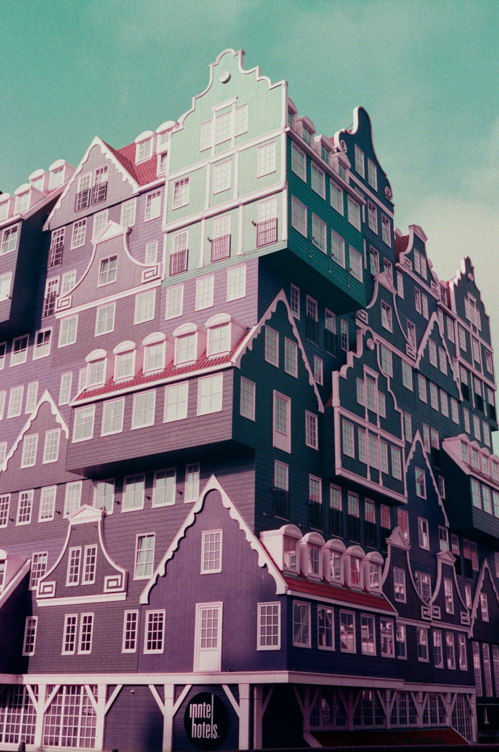 5 Frames… Of a slice of Amsterdam and Zaandam on Lomography Lomochrome Purple XR 100-400 (35mm Format / EI 100 / Canon Canonet QL17 GIII)