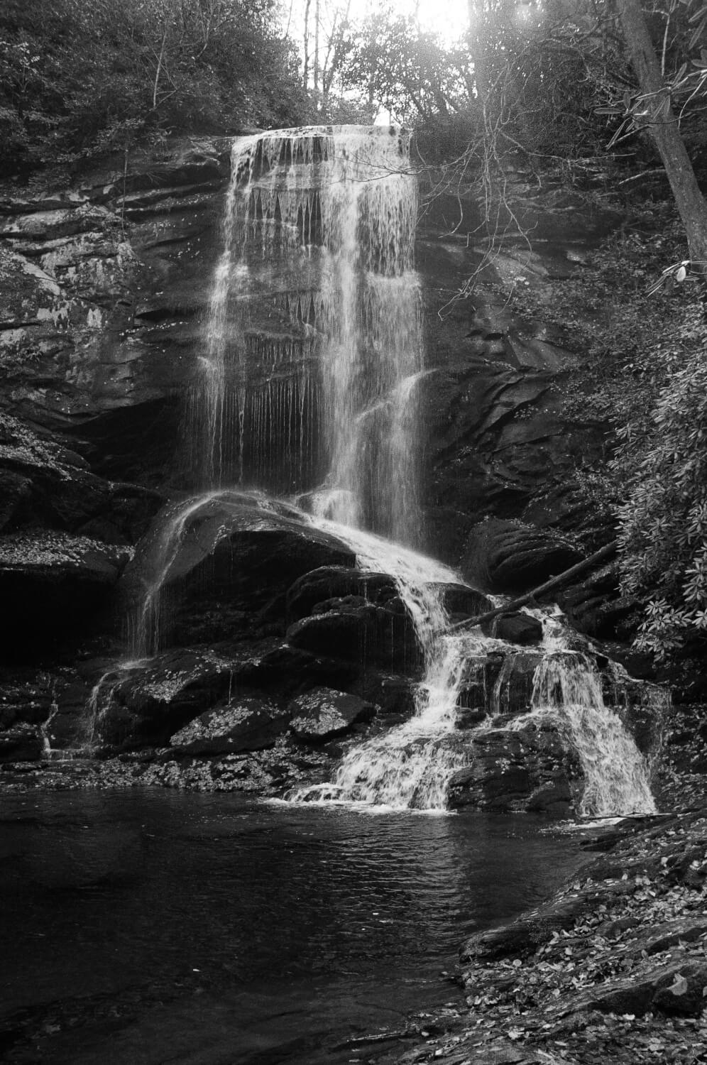 5 Frames… From an old, familiar Pentax K1000 on Kodak T-MAX 400 (35mm Format / EI 400 + SMC Pentax-M 28mm f/2.8)